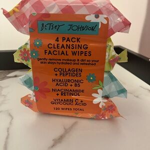 Betsey Johnson Orange Floral 4-Pack Cleansing Facial Wipes